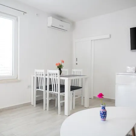 Serious Job アパート