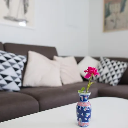 Apartment Serious Job *