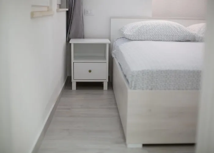 Serious Job شقة *