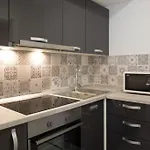 Serious Job * דוברובניק
